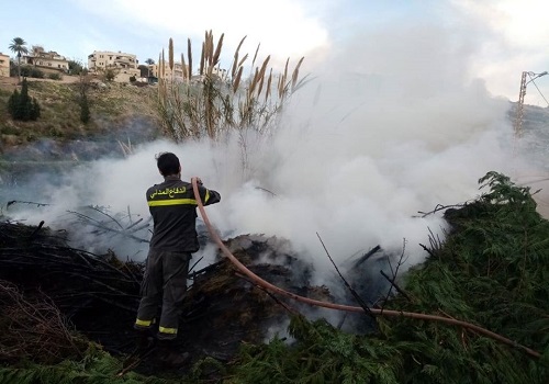 الدفاع المدني: اخماد حريق أعشاب في بمهريه 112112