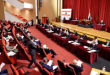 النواب يتوافدون الى قصر الأونيسكو للمشاركة في الجلسة العامة 112112