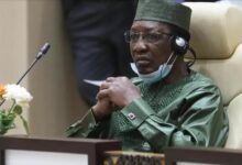 رئيس تشاد نُقل سراً إلى العاصمة بعد مقتله ثم أعلن عن ذلك 112112