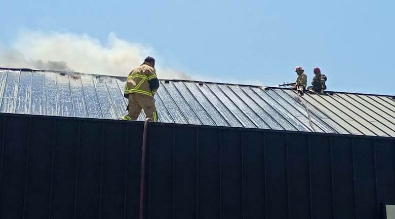 جبيل: حريق سقف مطعم في مستيتا 112112