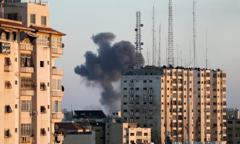 10 شهداء من عائلة فلسطينية واحدة إثر ضربة إسرائيلية في قطاع غزة 112112