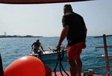 سحب زورق للصيد في السعديات 112112