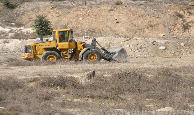جرافة إسرائيلية خرقت الخط الأزرق في منطقة بئر شعيب-بليدا 112112