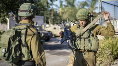 الجيش الإسرائيلي يُلزم بعض المستوطنين إلتزام منازلهم حتى إشعار آخر 112112