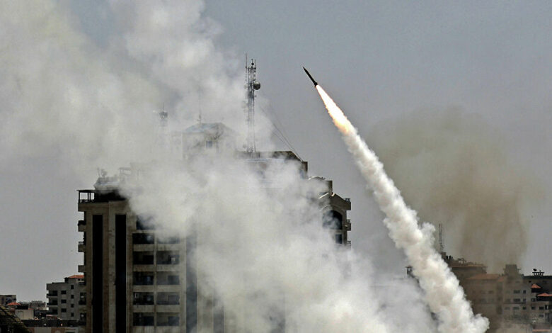 إسرائيل: نحو 200 قذيفة صاروخية تم إطلاقها من غزة منذ 7 مساء أمس حتى 7 صباح اليوم 112112