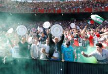بعد حرمانهم من التتويج العام الماضي جماهير أياكس تحتفل بلقب الدوري الهولندي 112112