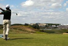 رئيس الأركان الكندي يُعلن استقالته بسبب لعبة الغولف 112112