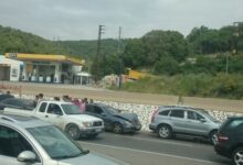 قطع المسلك الغربي للأوتوستراد قبل جسر المدفون من قِبل المحتجين 112112