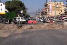قطع السير على طريق عام حلبا العبدة محلة الحصنية 112112