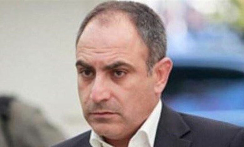 زياد أسود: إنو حدا غافل عنو كيف بيقطع البنزين والرغيف والدولار؟ 112112