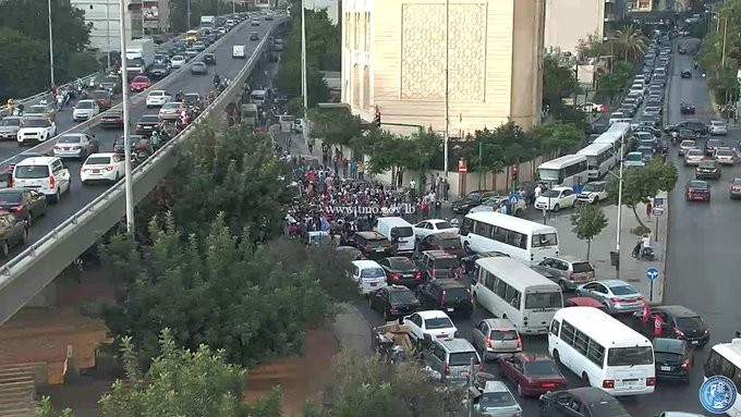 قطع السير على تقاطع الكولا بيروت 112112