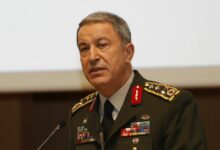 وزير الدفاع التركي: يجب أن يتذكر الجميع الأذى والمعاناة التي تسبب بها الإنقلابي حفتر 112112