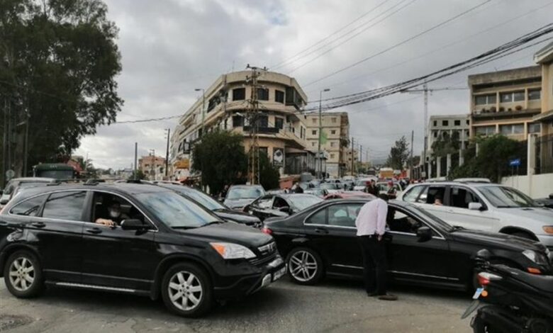 قطع طرقات فرعية في دوحة عرمون احتجاجًا على تردي الأوضاع المعيشية 112112
