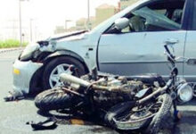 جريح نتيجة تصادم بين سيارة ودراجة نارية عند تقاطع الاتحاد على بولفار سن الفيل 112112