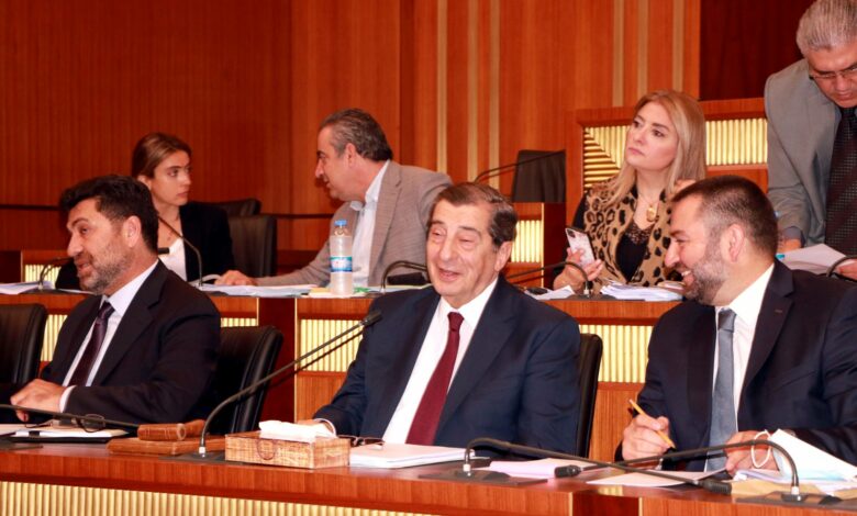 اللجان المشتركة مؤلفة فرعية لدرس اقتراح قانون تسوية الأوضاع المالية والضريبية 112112