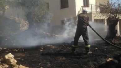 حريق شبّ في أعشاب و أشجار برية في دوما-البترون 112112