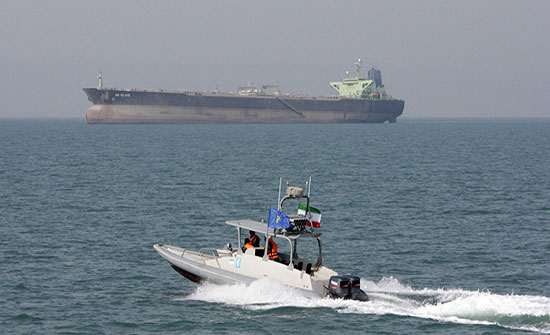 البحرية الأمريكية تُساعد ناقلة إسرائيلية هوجِمت قبالة ساحل سلطنة عُمان 112112