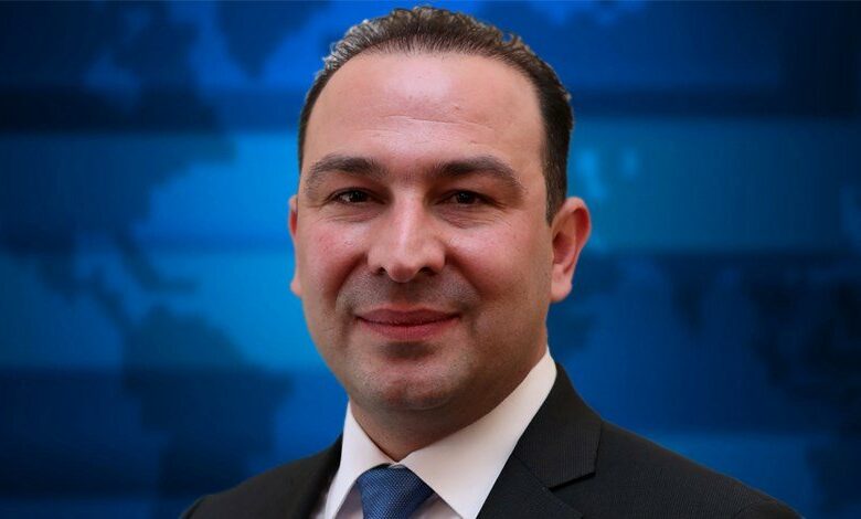 الوزير مرتضى إستقبل السفير الصيني.. وقدم وسام استحقاق لعائلة الراحل حسام الصباح 112112