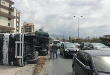 إنقلاب شاحنة على اوتوستراد المنصف جبيل 112112