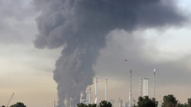 إخماد حريق في مصنع بتروكيميائيات بجزيرة خارك الإيرانية بمياه الخليج 112112