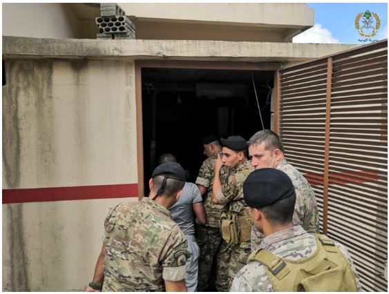الجيش باشر عمليات دهم محطات الوقود ومصادرة الكميات المخزنة من مادة البنزين 112112