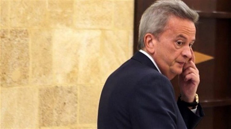 موكب سلامة تعرّض للرّشق بالبيض لدى مغادرته القصر الجمهوري 112112