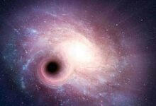 العلماء وللمرّة الأولى يرصدون ضوءًا خلف ثقب أسود عملاق 112112