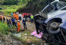 سقوط حافلة من منحدر شاهق في بيرو أدّى الى مقتل 16 عاملاً 112112