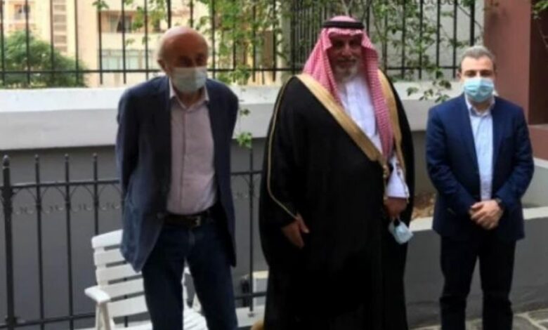 جنبلاط بحث سُبل معالجة تداعيات حادثة خلدة مع وفد من العشائر العربية 112112