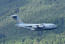 طفلةٌ أفغانية تحمل إسم طائرةِ شحن أجلت عائلتها من أفغانستان 112112