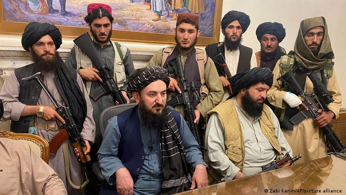 مسؤول من طالبان: بالتدريج سيرى العالم كل قادتنا ولن يكون هناك تخفّ أو سريّة 112112