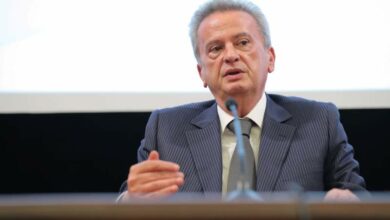 رياض سلامة: الأزمة تنتهي عند التوافق على توزيع الخسائر 112112