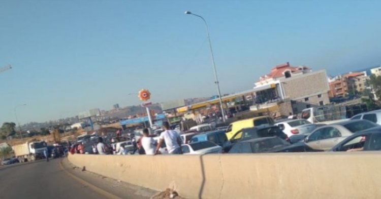 قطع طريق الدامور من قبل محتجين 112112