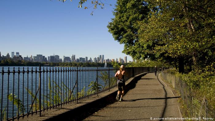 USA Jogger im Central Park in New York City (picture-alliance/robertharding/E. Rooney)