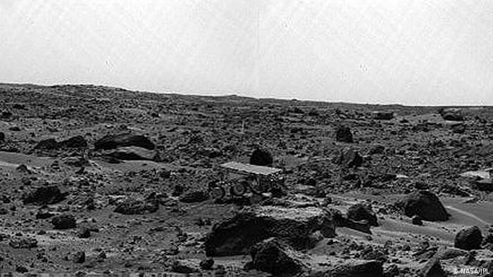 Landung Marssonde Pathfinder mit dem Rover Sojourner (NASA/JPL)