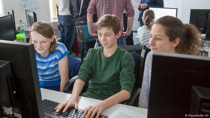 Deutscher Mobilitätspreis/ FAPS – Fraunhofer IVI Accident Prevention School (Fraunhofer IVI)