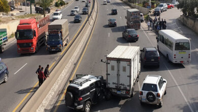 3 جرحى إثر تصادم بين سيارتين على أوتوستراد نهر ابراهيم 112112