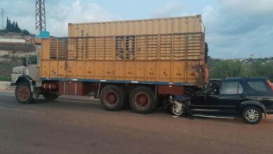 تصادم بين شاحنة وسيارة على الطريق البحرية في محلة العبدة نتج عنه قتيلين 112112