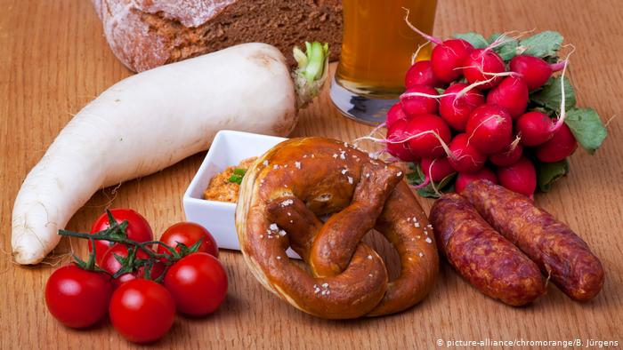 Bavarian Brotzeit (picture-alliance/chromorange/B. Jürgens)