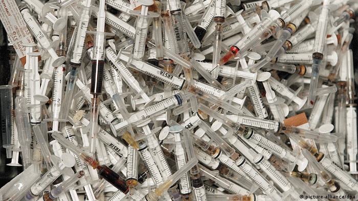 Symbolbild Drogenabhängigkeit (picture-alliance/dpa)