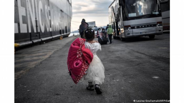 EINSCHRÄNKUNG | Fotobuch Fotos für die Pressefreiheit 2021 | Louisa Gouliamaki, Griechenland Lesbos