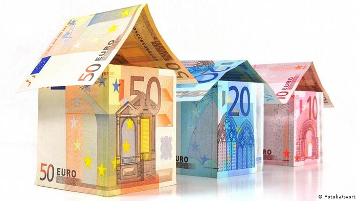 Häuser aus Banknoten (Fotolia/svort)