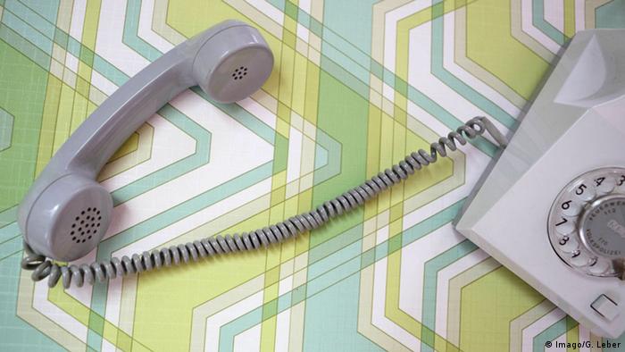 Wort der Woche Quasselstrippe Telefon Wählscheibe Kabel (Imago/G. Leber)