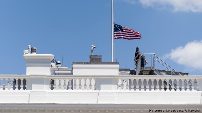 USA Schießerei in Orlando White House Trauerbeflaggung USA Schießerei in Orlando White House Trauerbeflaggung