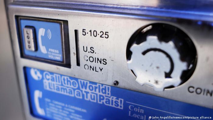 فتحة العملة المعدنية للهاتف العمومي في مدينة نيويورك فتحة العملة المعدنية للهاتف العمومي في مدينة نيويورك