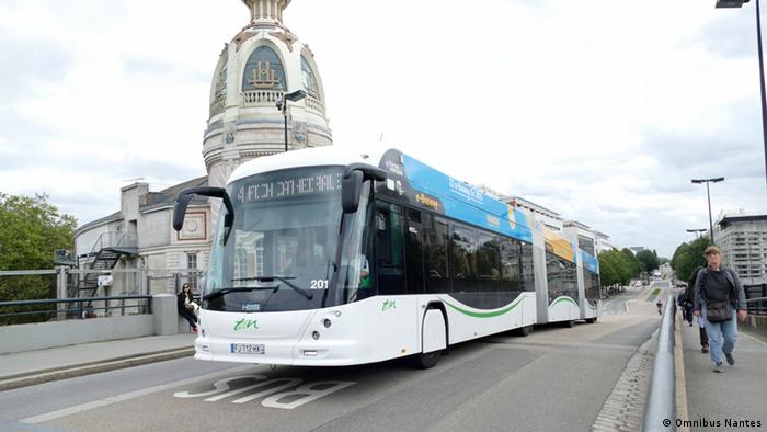 Frankreich: O-Bus mit Batterie in Nantes 