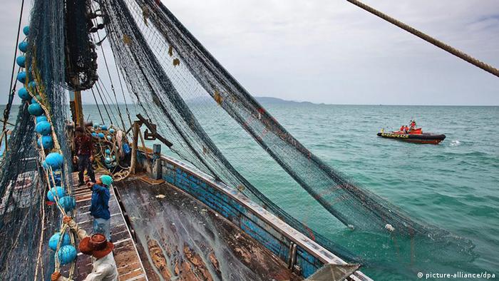 Fishing boat on the Thai coast Fishing boat on the Thai coast
