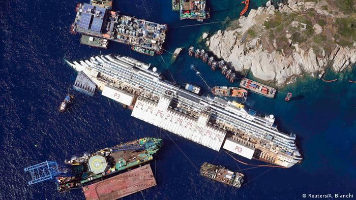 Bildergalerie Costa Concordia zum Urteil Kapitän Schettino