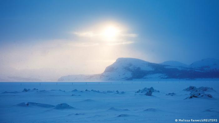 Ausblick über die schneebedeckte Landschaft in der Provinz Neufundland und Labrador an der kanadischen Nordostküste.