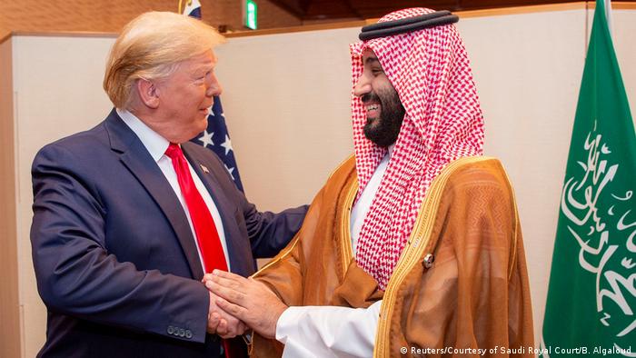Japan Osaka | G20 Gipfel | Donald Trump und Mohammed Bin Salman (Reuters/Courtesy of Saudi Royal Court/B. Algaloud) Japan Osaka | G20 Gipfel | Donald Trump und Mohammed Bin Salman (Reuters/Courtesy of Saudi Royal Court/B. Algaloud)